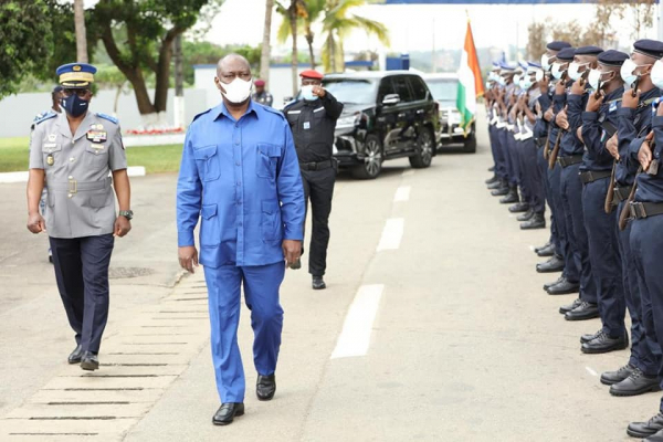 VISITE DU MINISTRE D&#039;ÉTAT, MINISTRE DE LA DÉFENSE TÉNE IBRAHIM OUATTARA À LA CASERNE DE GENDARMERIE D’AGBAN.