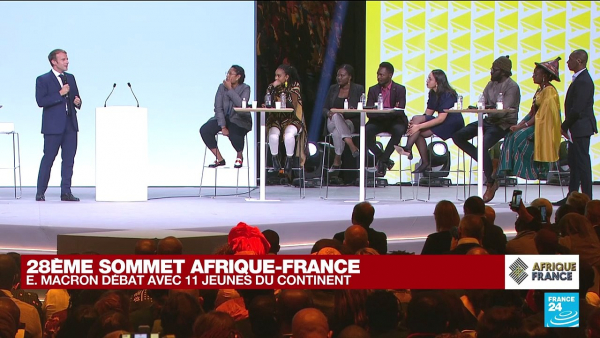 Par Venance Konan / France et Afrique &quot;Nos jérémiades n’y changeront rien. Le monde est perpétuellement en guerre économique dans laquelle on ne se gêne pas&quot;