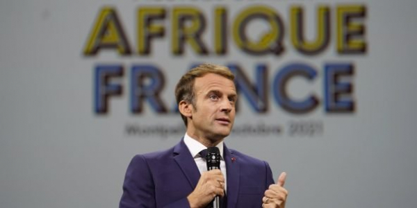 Emmanuel Macron: En ce qui concerne la Côte d&#039;Ivoire...je ne suis pas membre du parti au pouvoir. On ne pouvait pas savoir que celui qui était désigné allait mourir..